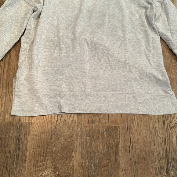 Athleta Woman’s Gray Crewneck Size XL - Picture 3 of 7
